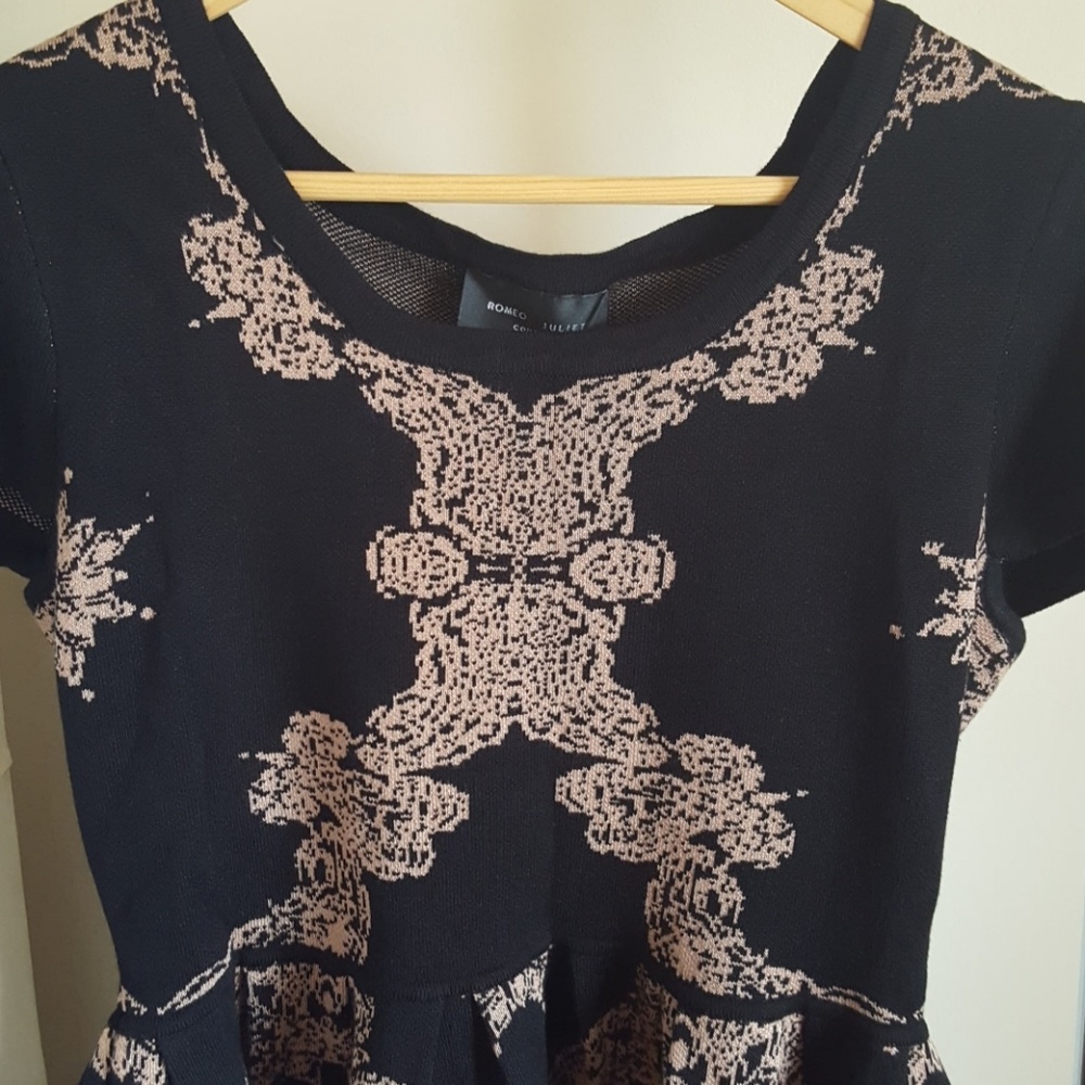 Romeo + Juliet short-sleeve sweater dress NWT